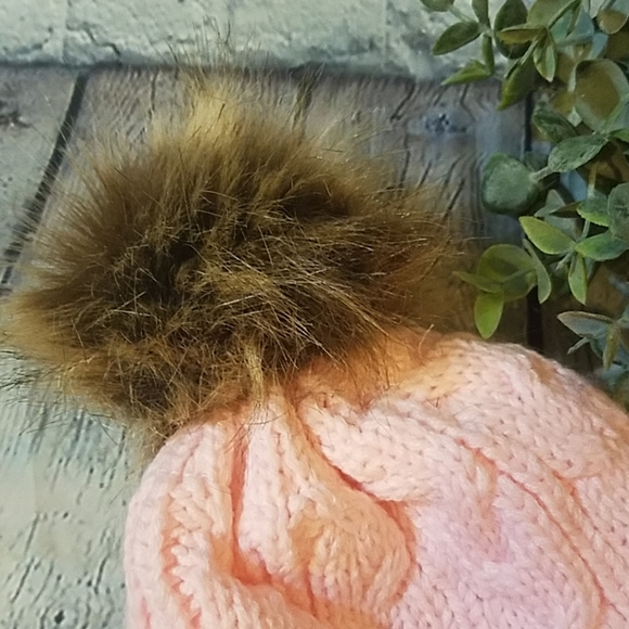 💥💥SALE💥💥New Light Pink Beanie with Pom Pom - Picture 2 of 3